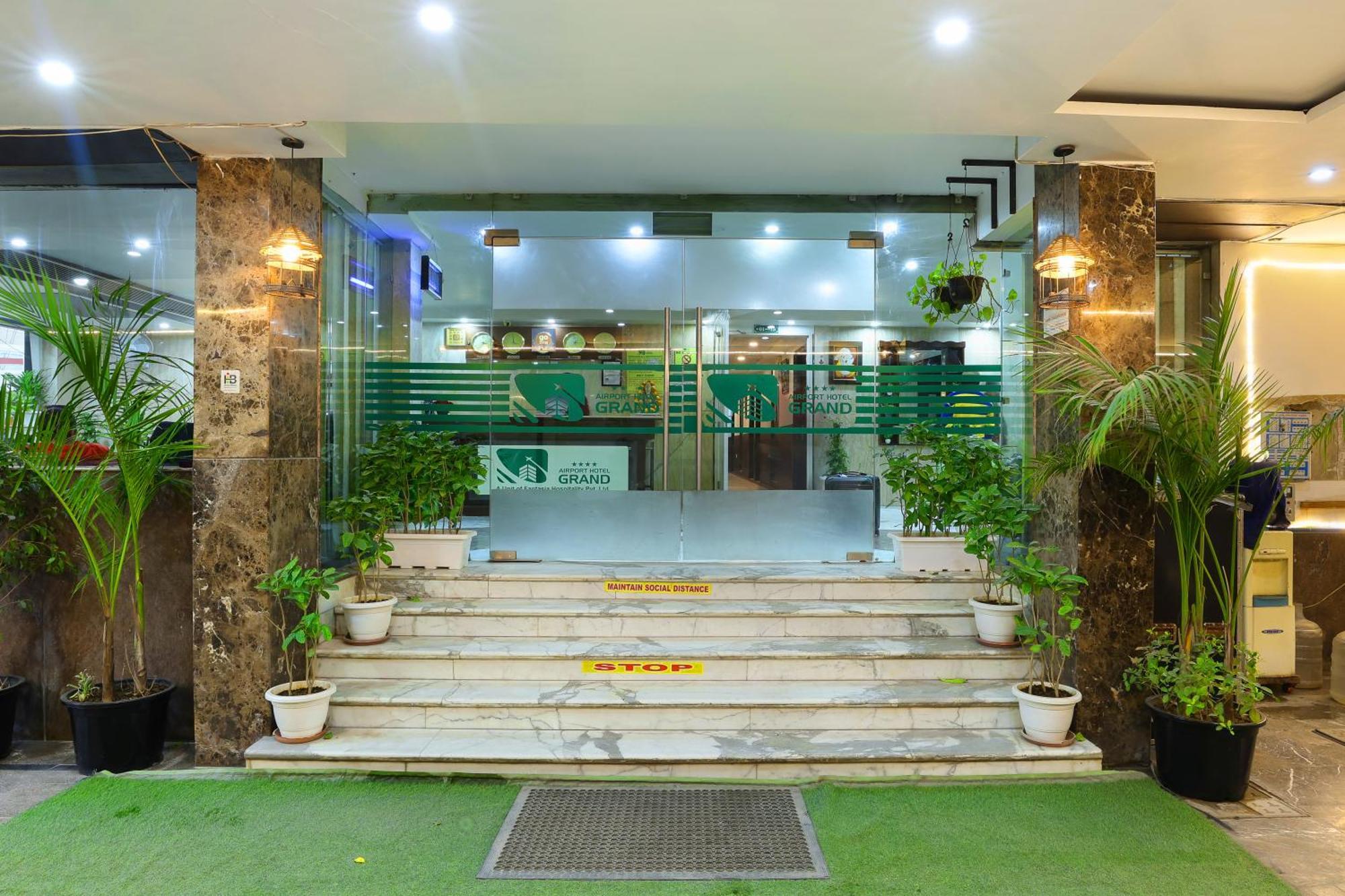 Airport Hotel Grand By Fantasia New Delhi Ngoại thất bức ảnh